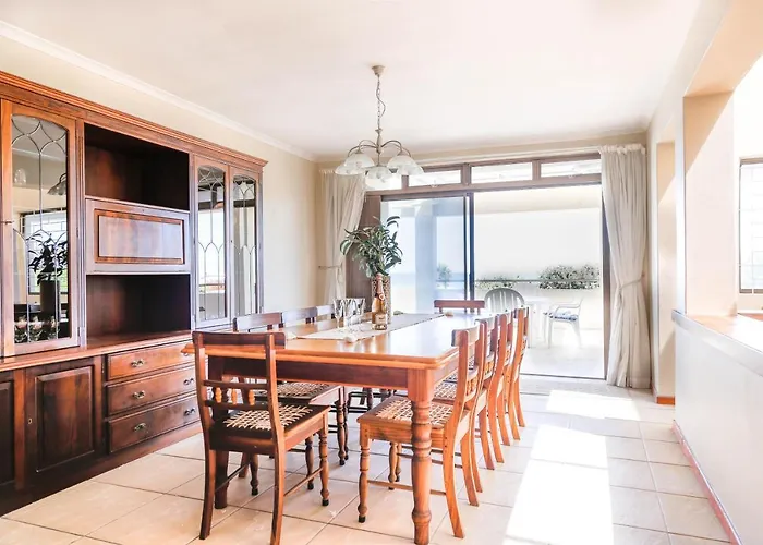 5 Bedroom Traditional Fisherman'S Old Gem W Panoramic Views, Bloubergstrand, Cape Town