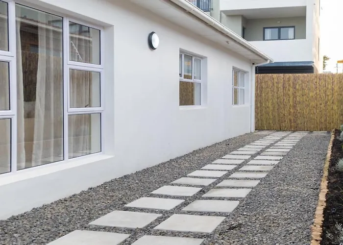 Ohana House - Luxury Retreat - Walk To Beach